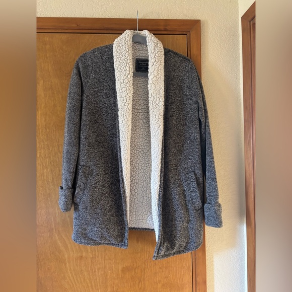 Abercrombie & Fitch Off-White And Gray Textured Sweater Cardigan - Picture 2 of 7